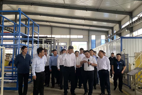 內(nèi)蒙古自治區(qū)黨委常委、通遼市委書記孟憲東攜考察團(tuán)到一諾環(huán)境考察指導(dǎo)